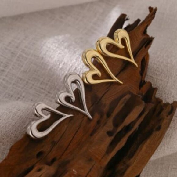 Gold OR Silver Plated Ear Posts Heart Stud Earrings - Picture 3 of 9